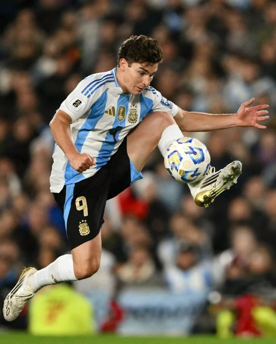 乌拉圭球员在重要国际赛事中崭露头角