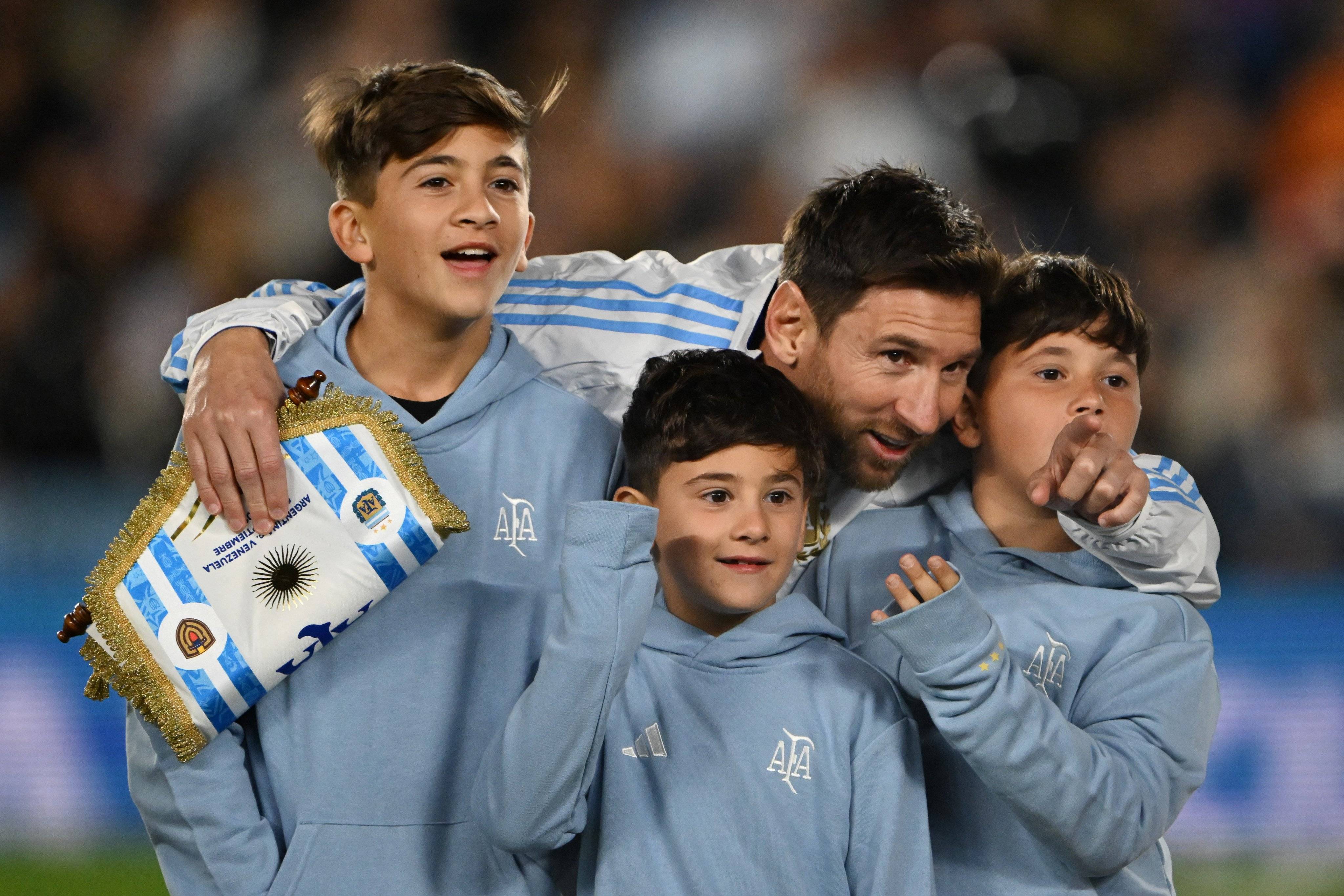 威廉希尔app-梅西连续进球，助蓝军力挽狂澜！