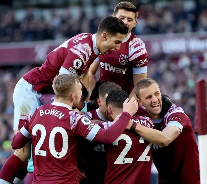 联赛全胜！埃弗顿主场大捷，继续领跑积分榜