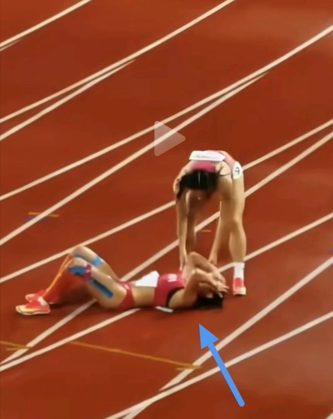 田径运动员刷新纪录，速度惊呆全场观众