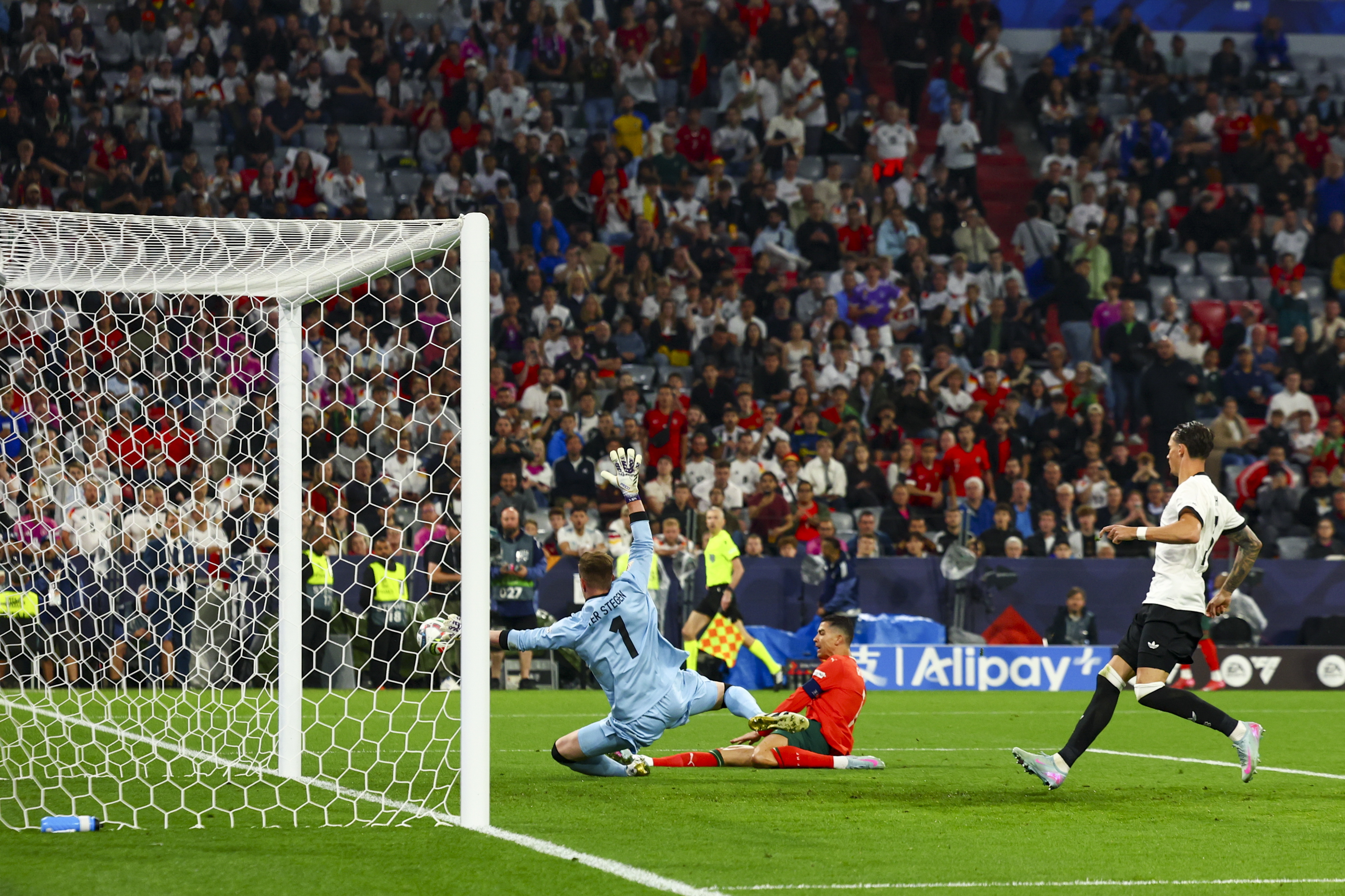 威廉希尔中文站-射门得分：欧国联比赛射手荣耀