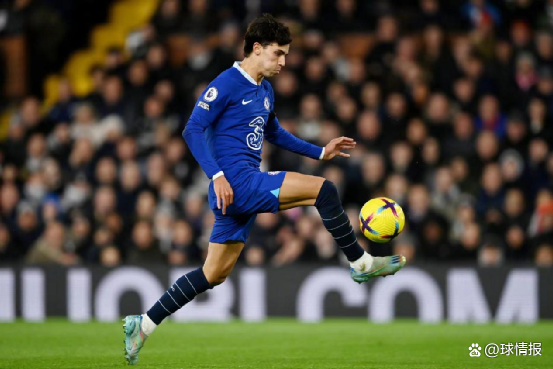 多特蒙德锋线进攻效率低迷，需要调整战术